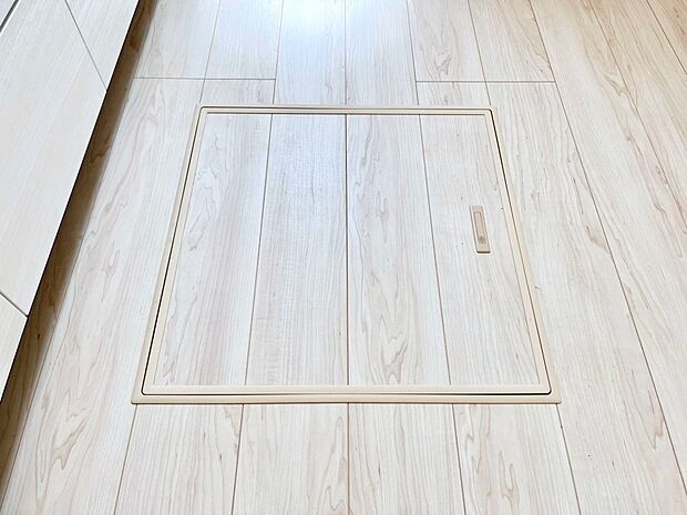 床下収納付き!日用品・非常用品の収納にも大活躍。