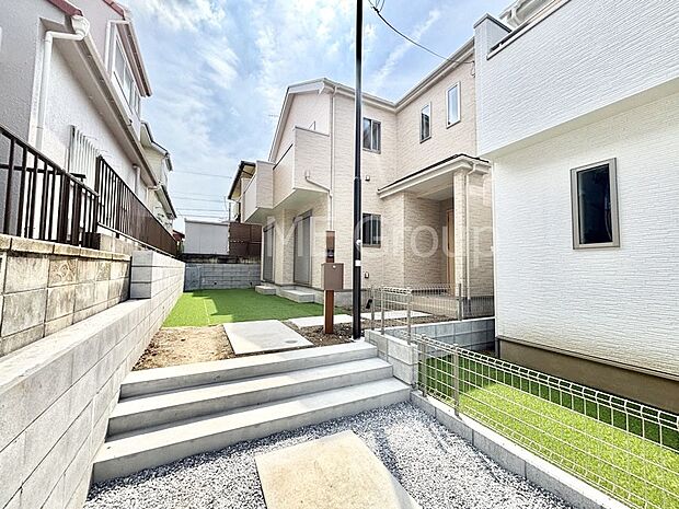 洗練された外観、上質な住空間が広がる室内は永く安心して過ごせる住居です。