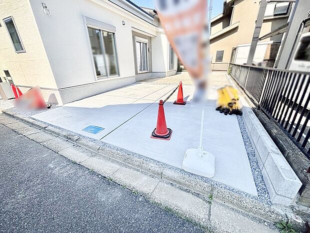 目の前が駐車場だと雨の日も大量にお買い物をした時も便利ですね