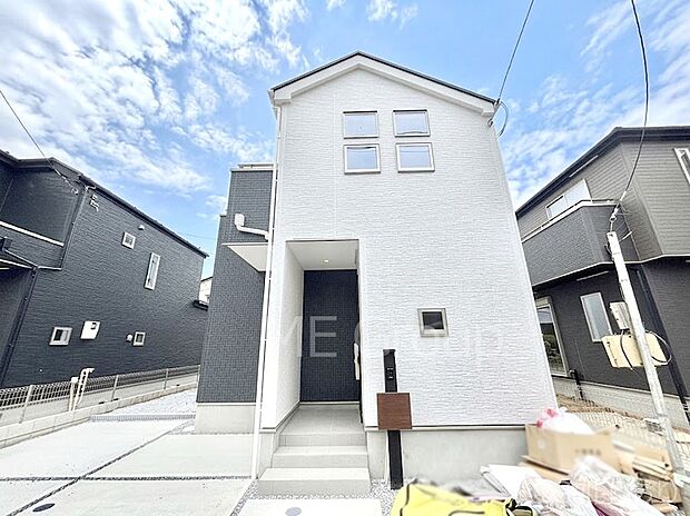洗練された外観、上質な住空間が広がる室内は永く安心して過ごせる住居です。 
