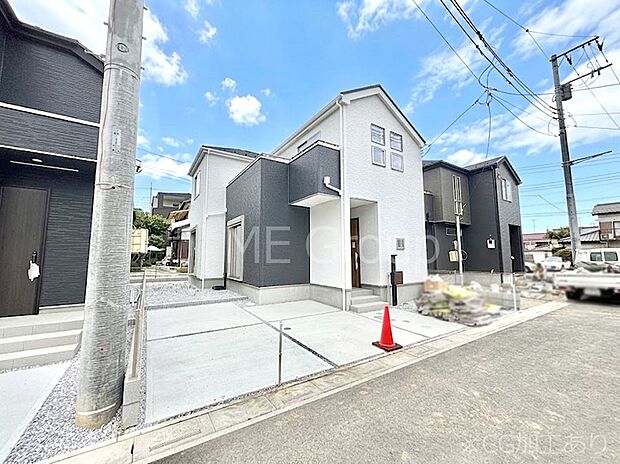 前面道路はきちんと整備されています  