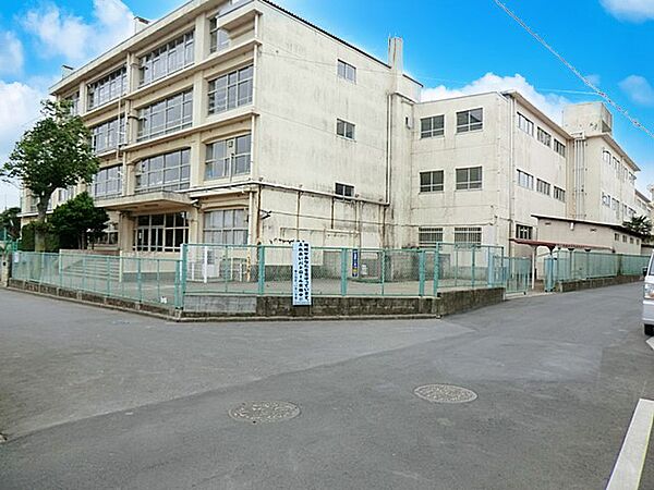 中学校 1290m 西東京市立ひばりが丘中学校