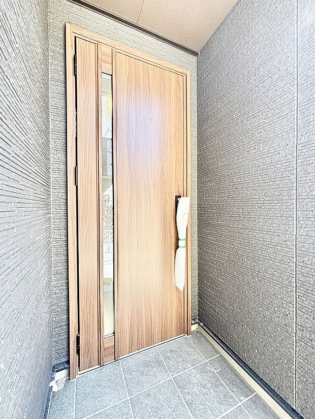 大切な家族、来客を出迎える玄関。