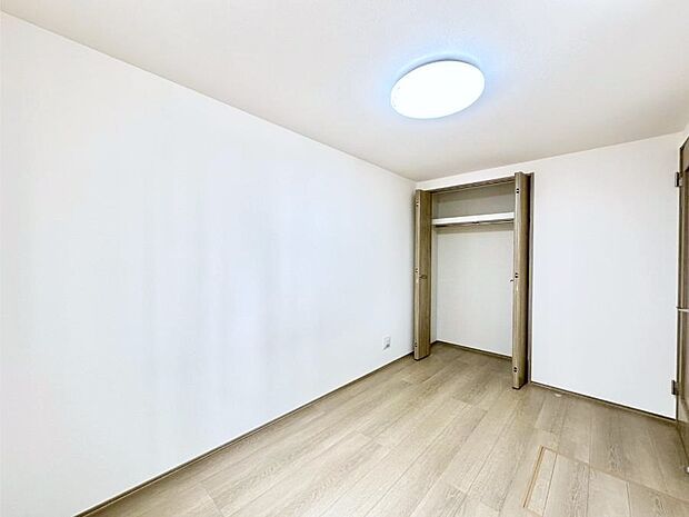 子供部屋にもおすすめな収納スペースたっぷりの居室