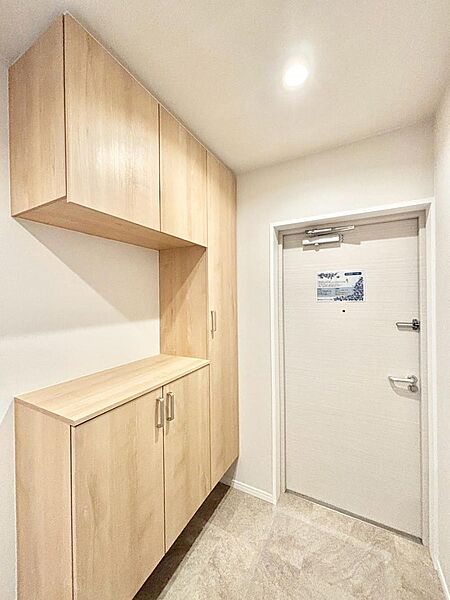 家族の帰宅やお客様をあたたかく迎える玄関