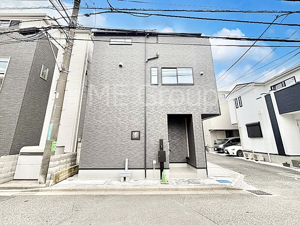 溢れる陽光でご家族の笑顔も輝く