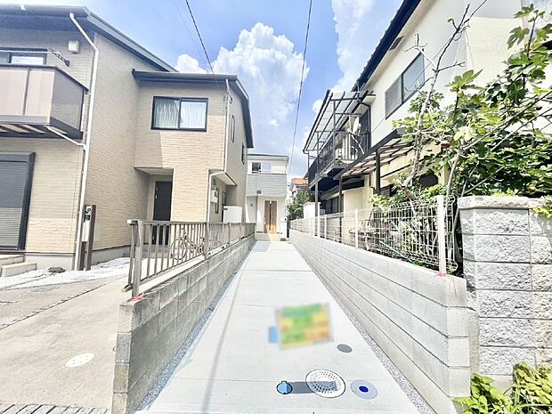 駐車2台可能!急なお客様の駐車に。また、ご家族の自転車スペースとしても大活躍。