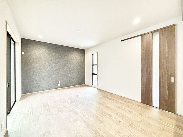 家族団らんの時間も増えそうなくつろぎのリビングダイニング。   