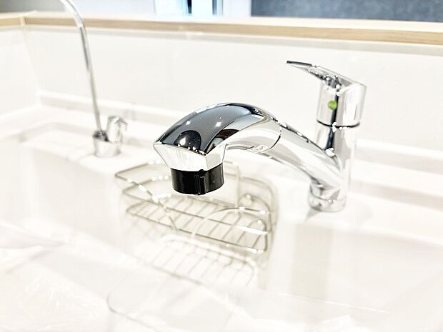 いつでも清潔なおいしいお水を。一つの水栓で水道水と浄水を使い分け。