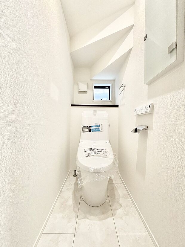 トイレは安心の2箇所！朝のバタバタも一安心です。 