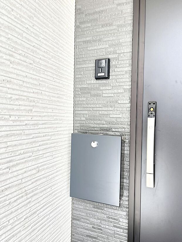 シンプルデザインのポスト。