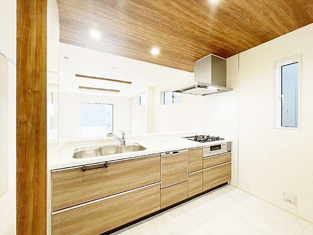 料理をしながらご家族との会話を楽しめる対面カウンターキッチン