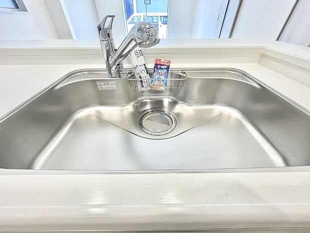 浄水器一体型のキッチンで洗い物用・料理用と切り替え簡単!