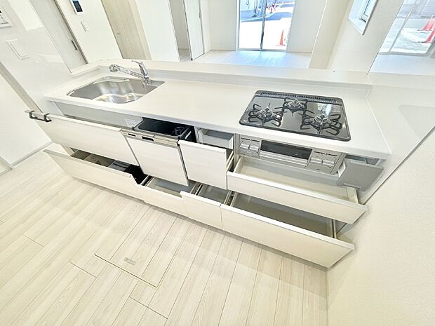 使いやすさを優先したスライド式収納タイプ！