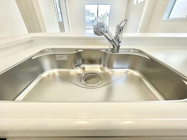 浄水器一体型のキッチンで洗い物用・料理用と切り替え簡単!