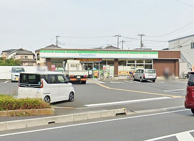 コンビニ 500m ファミリーマート 草加八幡町店