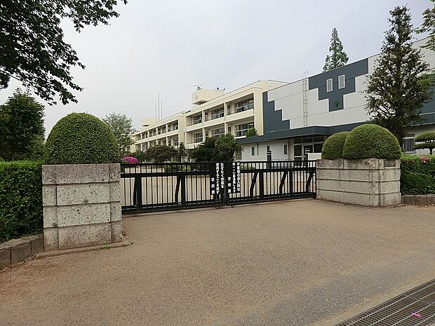 中学校 896m 流山市立南部中学校