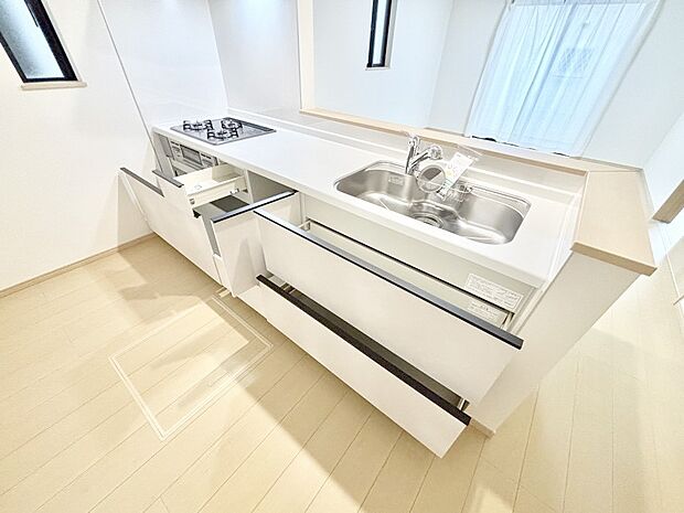 使いやすさを優先したスライド式収納タイプ！