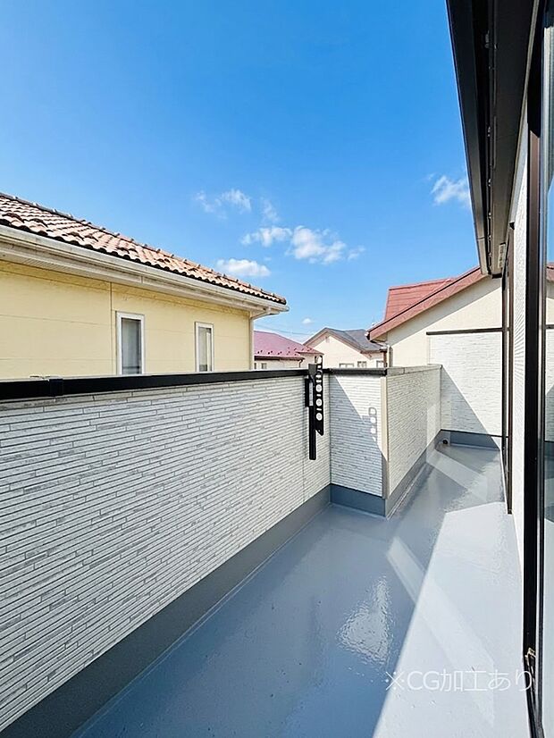 ゆったりバルコニーだから沢山お洗濯ものを干せます。