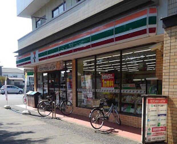 コンビニ 500m セブン-イレブン 埼玉吉川南店