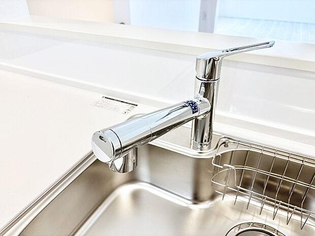 いつでも清潔なおいしいお水を。一つの水栓で水道水と浄水を使い分け。