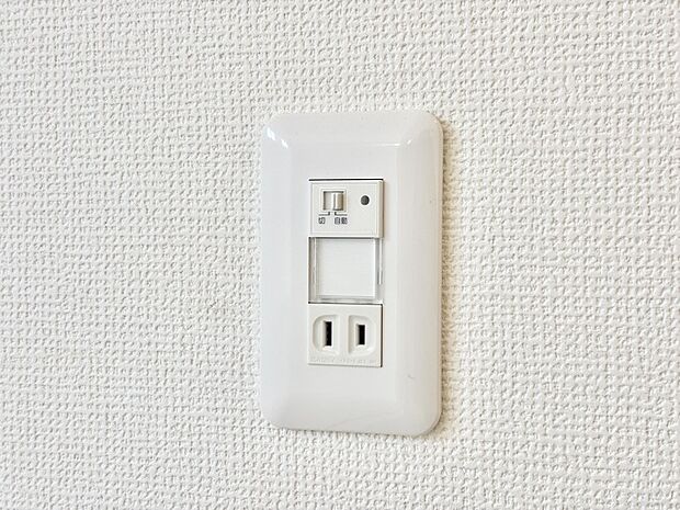 足元灯を設置して安全に配慮しました。