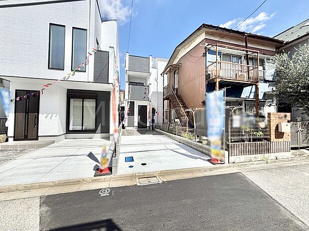 奥まった地形は、車道に面しておらず、静かでプライベート感を味わえる立地です。
