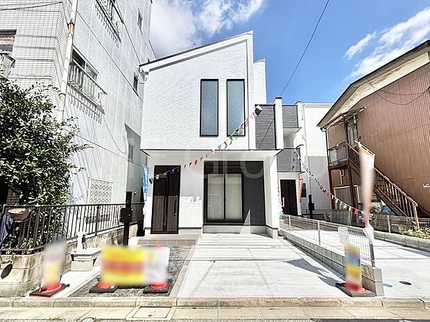 洗練された外観、上質な住空間が広がる室内は永く安心して過ごせる住居です。