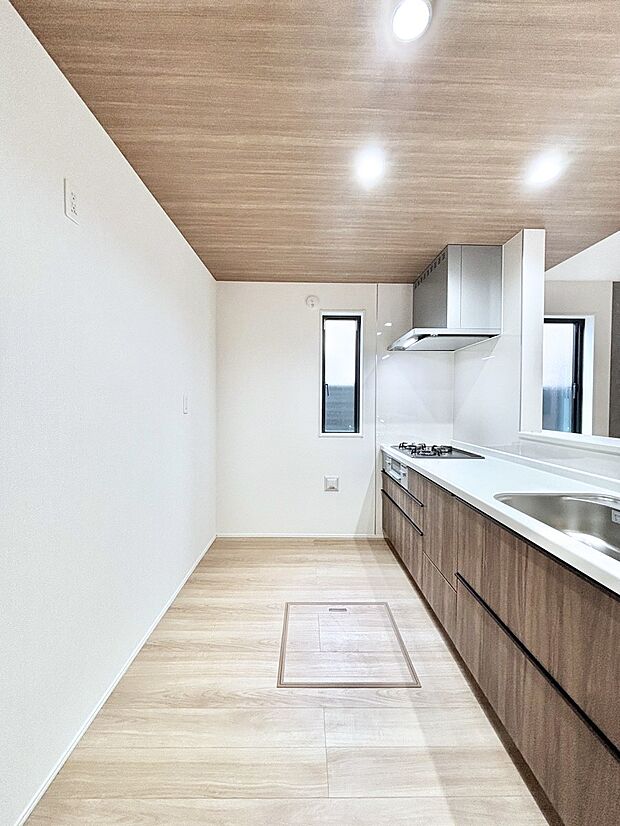 料理をしながらでもご家族との会話を楽しめる対面キッチン