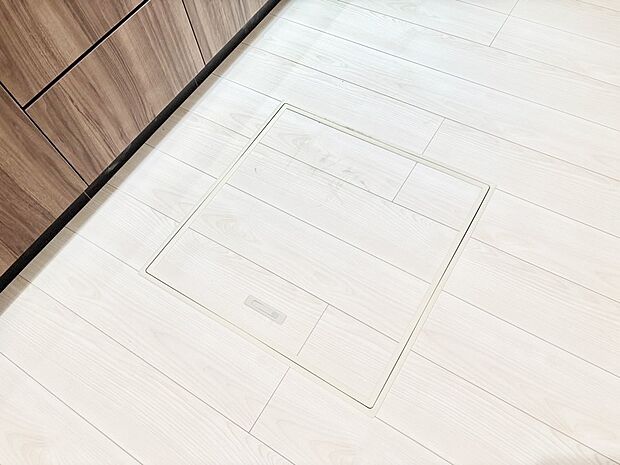 床下収納付き!日用品・非常用品の収納にも大活躍。
