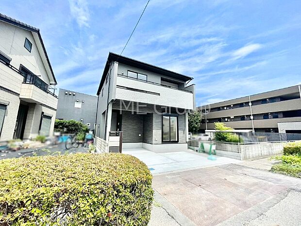 洗練された外観、上質な住空間が広がる室内は永く安心して過ごせる住居です。