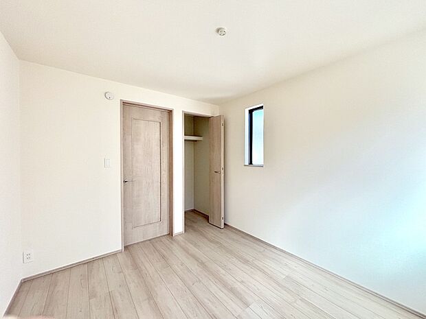 子供部屋にもおすすめな収納スペースたっぷりの居室