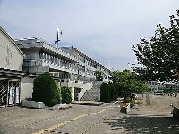 中学校 1100m さいたま市立七里中学校