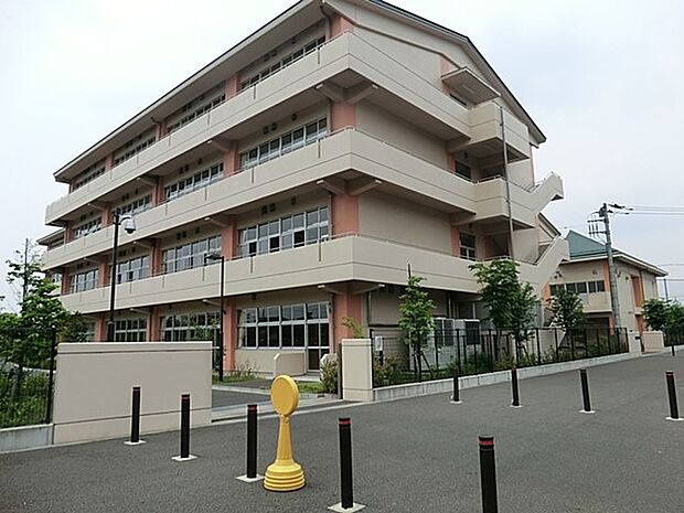 小学校 550m さいたま市立辻南小学校