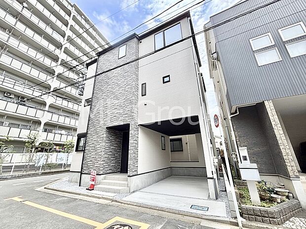 たっぷりの陽光と心地よい風が舞い込む住まい