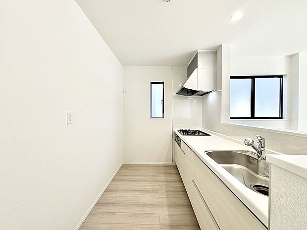 ゆとりあるキッチンではご家族と楽しくお料理ができます。