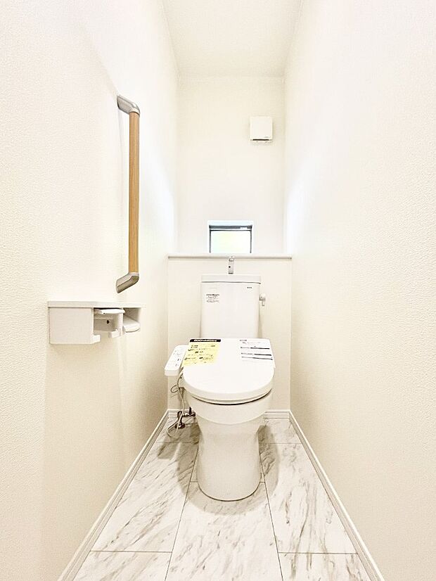トイレは安心の2箇所!朝のバタバタも一安心です。