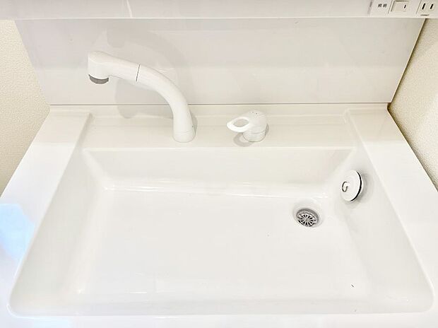 ハンドシャワー付き!使いやすい洗面台。