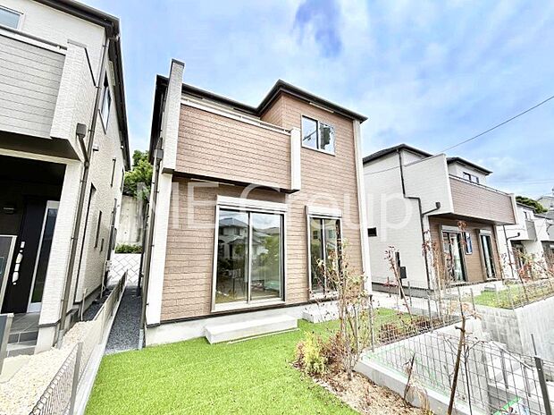 たっぷりの陽光と心地よい風が舞い込む住まい
