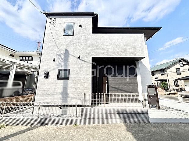 たっぷりの陽光と開放感に包まれる明るい住まい