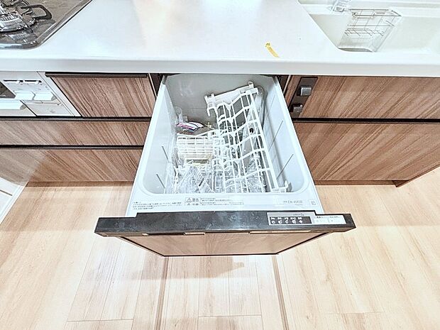 面倒なお片づけは食洗機にお任せ!家事の負担が減って、時間にも気持ちにもゆとりができます。