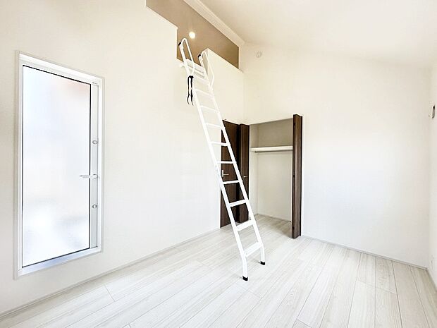 お部屋を有効活用できるロフト付き!広々空間でゆったりリラックスタイム!