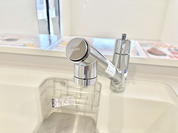 いつでも清潔なおいしいお水を。一つの水栓で水道水と浄水を使い分け。