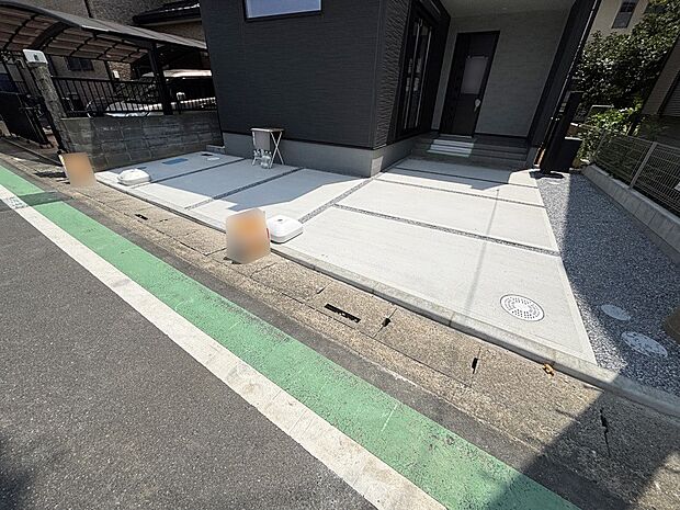 駐車2台可能!急なお客様の駐車に。また、ご家族の自転車スペースとしても大活躍。