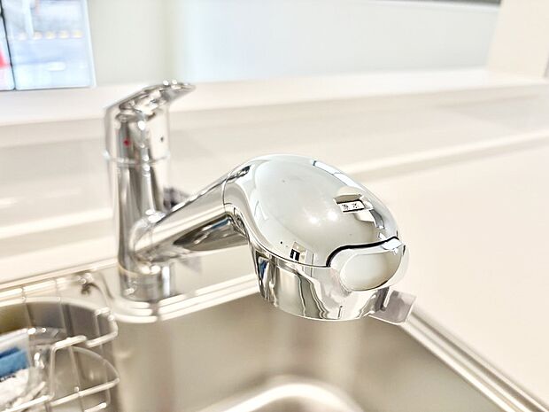 いつでも清潔なおいしいお水を。一つの水栓で水道水と浄水を使い分け。