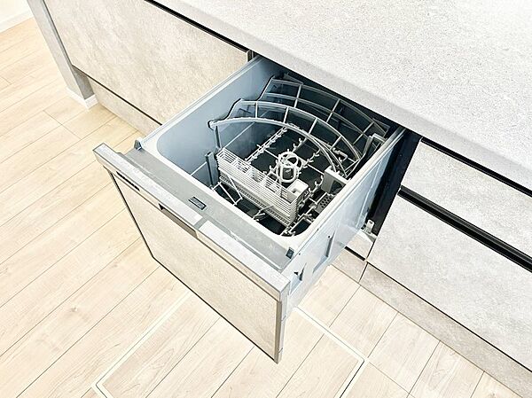 面倒なお片づけは食洗機にお任せ！家事の負担が減って、時間にも気持ちにもゆとりができます。