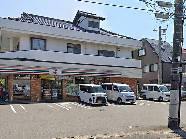 コンビニ 500m セブン-イレブン 松戸六実1丁目店