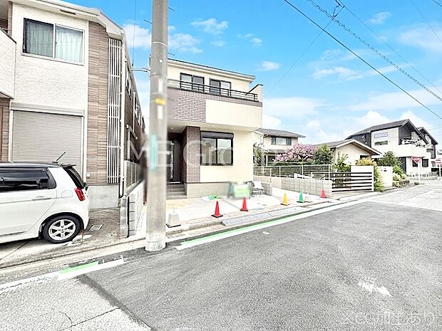前面道路はきちんと整備されています