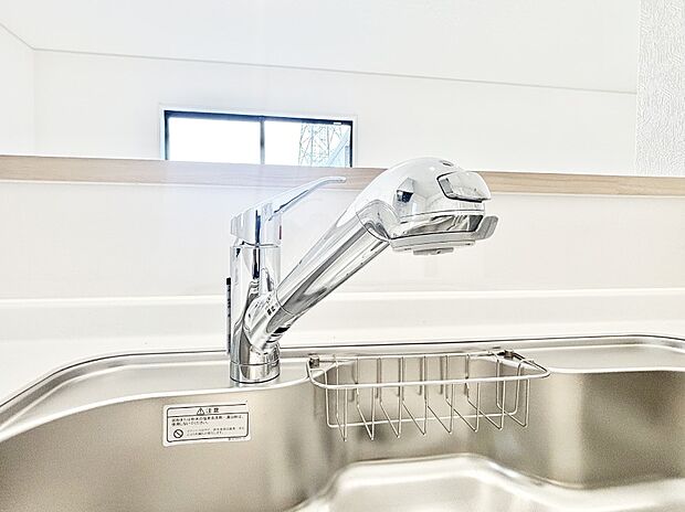 いつでも清潔なおいしいお水を。一つの水栓で水道水と浄水を使い分け。