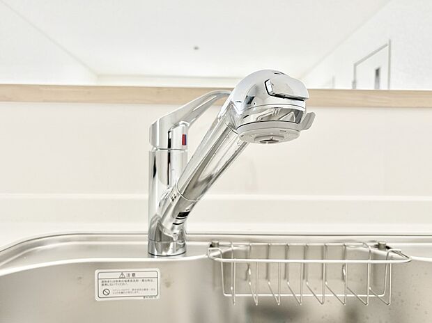 いつでも清潔なおいしいお水を。一つの水栓で水道水と浄水を使い分け。